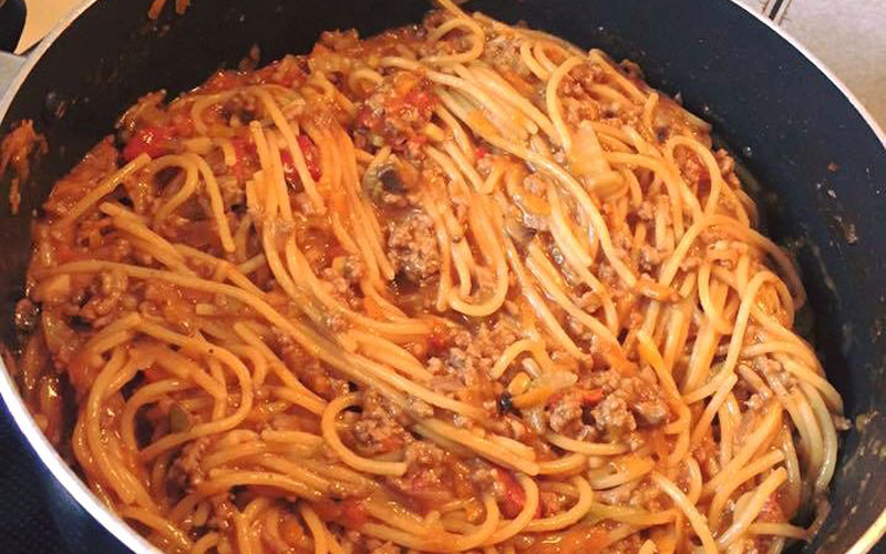 MAPISHI: Spaghetti na nyama iliyosagwa