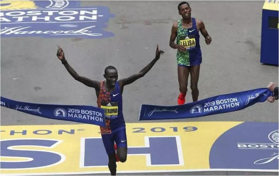 Lawrence Cherono aibuka mshindi Boston Marathon, apokea Sh15m