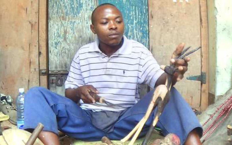 AKILIMALI: Uchongaji vinyago jibu la uhaba wa kazi nchini, Kapesi ni mfano bora