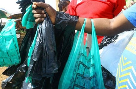 TUSIJE TUKASAHAU: Mbona mifuko ya plastiki inaendelea kutumika?