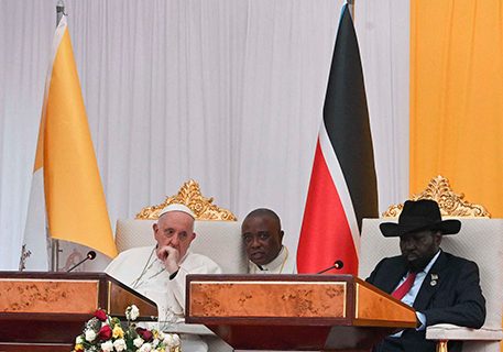 Papa ahimiza Rais Kiir, Machar kulinda amani