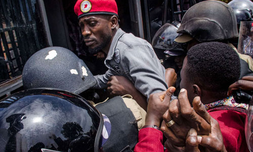 Bobi Wine anyakwa muda mfupi baada ya kurejea Uganda