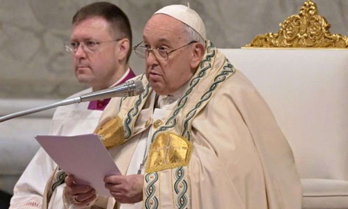 Papa Francis aitisha mazungumzo maaskofu wakiendelea kuwindwa