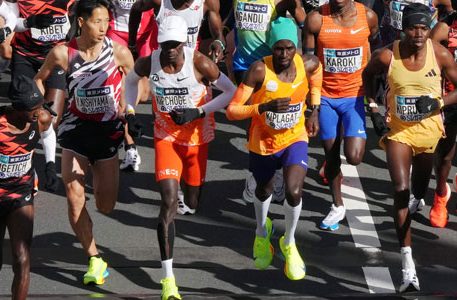 Kipruto alivyomtoa jasho Kipchoge katika Tokyo Marathon